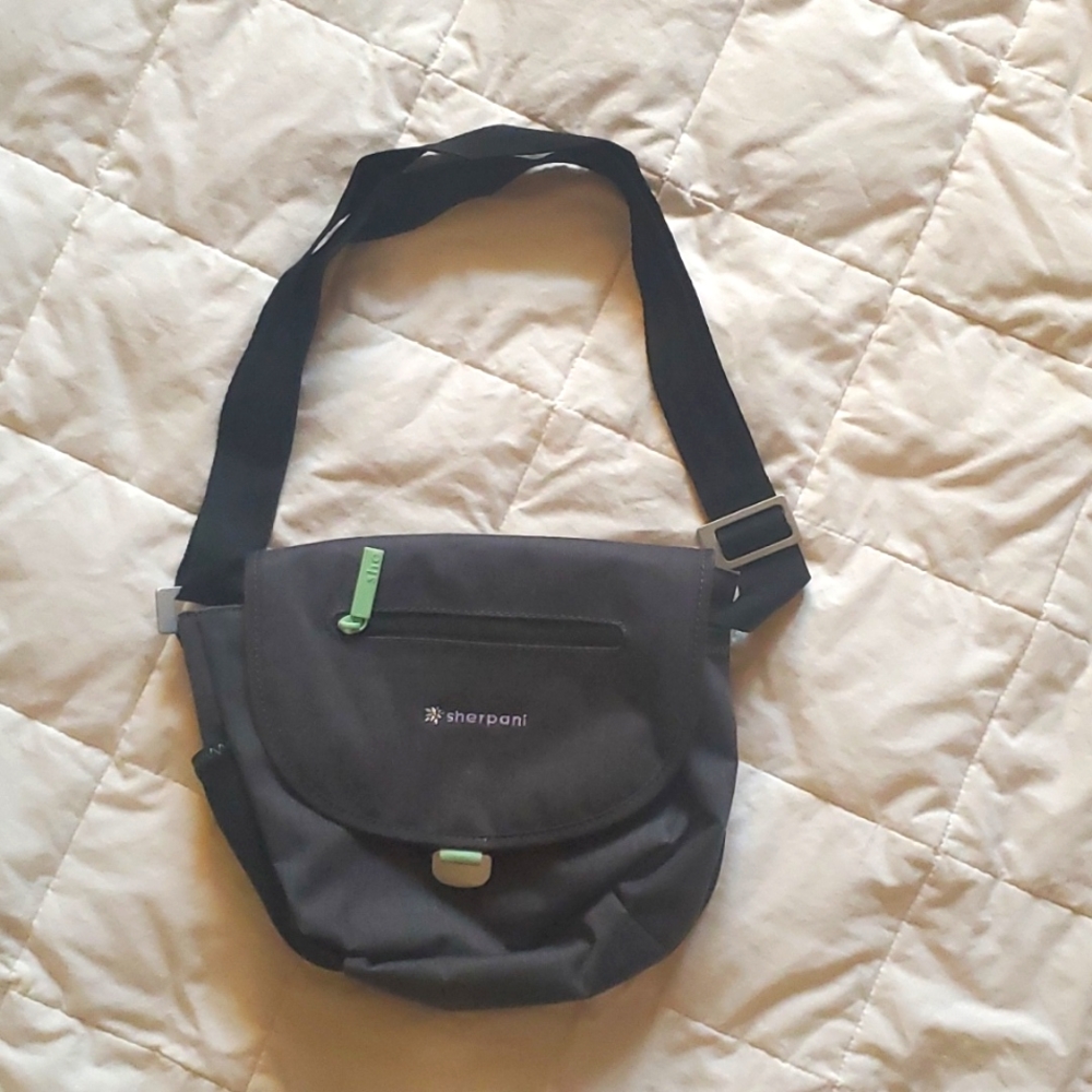 Sherpani shoulder bag